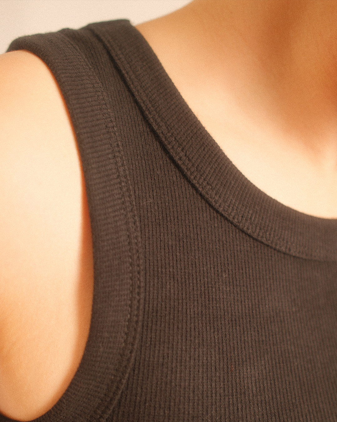 essentials ribbed tank (for her) - black