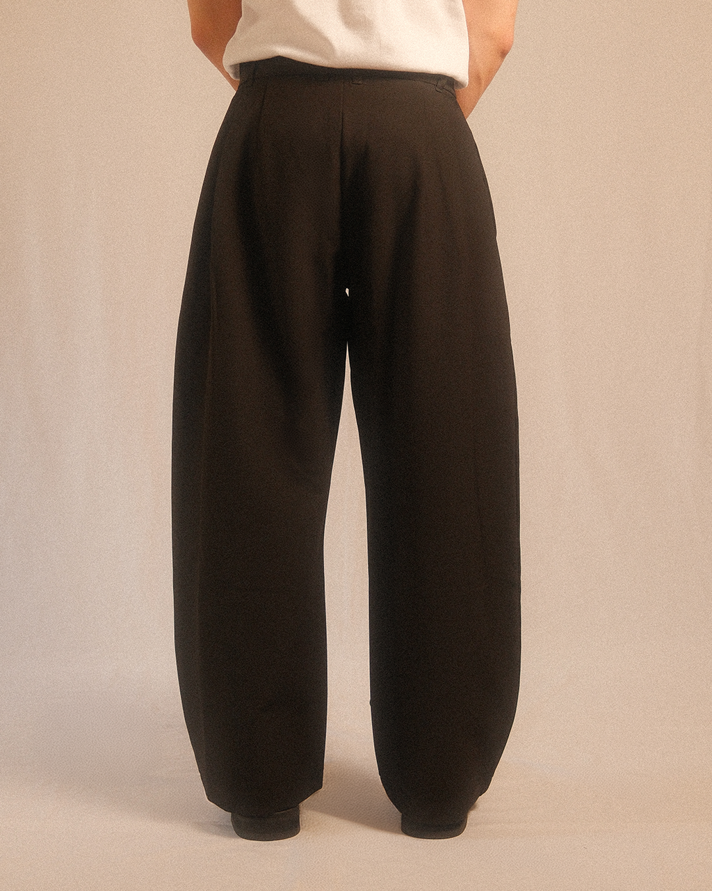 pleated trousers - wide