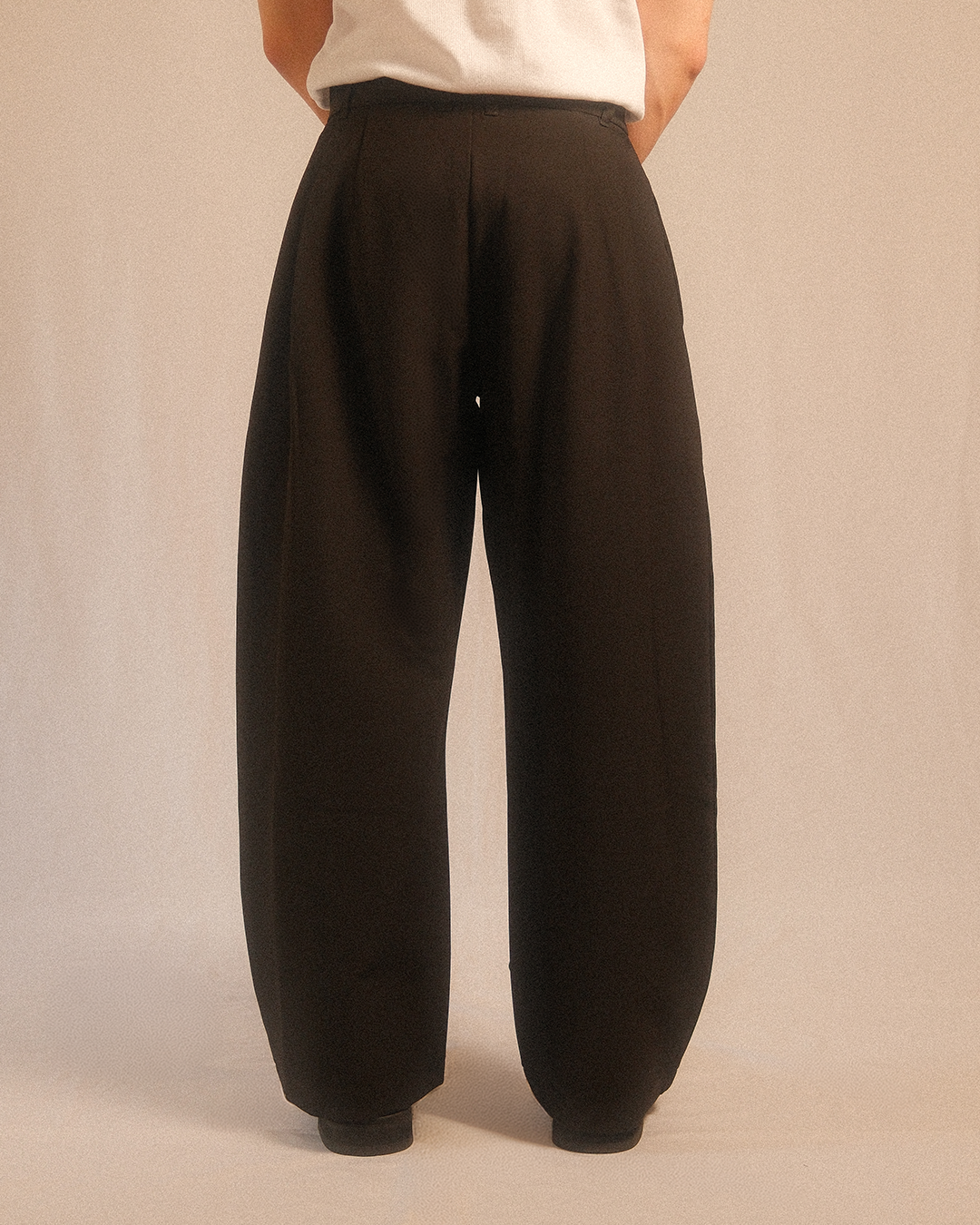 pleated trousers - wide